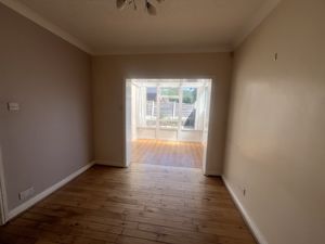 Dining Room/Conservatory- click for photo gallery